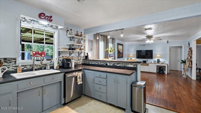 716 Line Drive, Forest, MS 39074