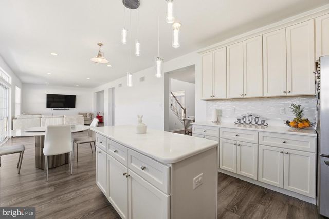 1 CHAMPLAIN ST, Sicklerville, NJ 08081