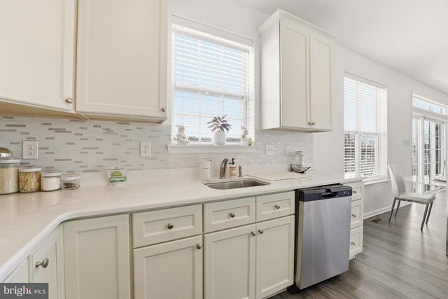 1 CHAMPLAIN ST, Sicklerville, NJ 08081