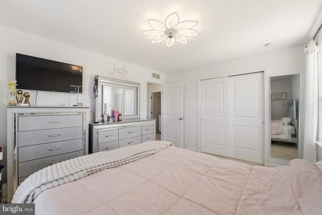 1 CHAMPLAIN ST, Sicklerville, NJ 08081