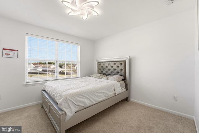 1 CHAMPLAIN ST, Sicklerville, NJ 08081