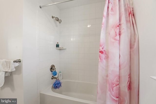 1 CHAMPLAIN ST, Sicklerville, NJ 08081