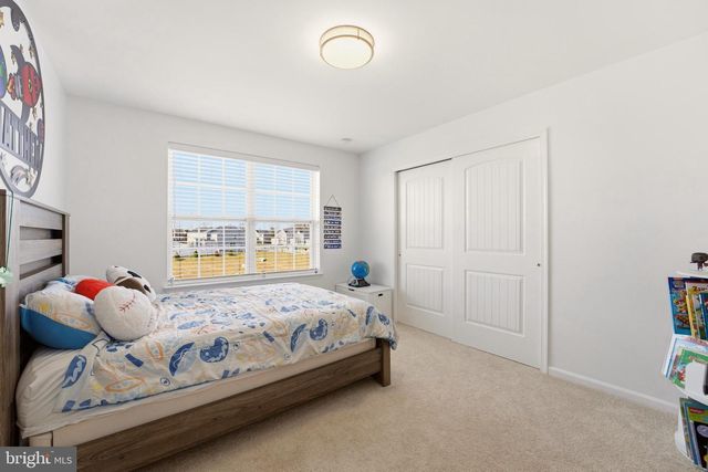 1 CHAMPLAIN ST, Sicklerville, NJ 08081