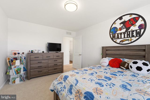 1 CHAMPLAIN ST, Sicklerville, NJ 08081