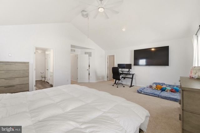 1 CHAMPLAIN ST, Sicklerville, NJ 08081