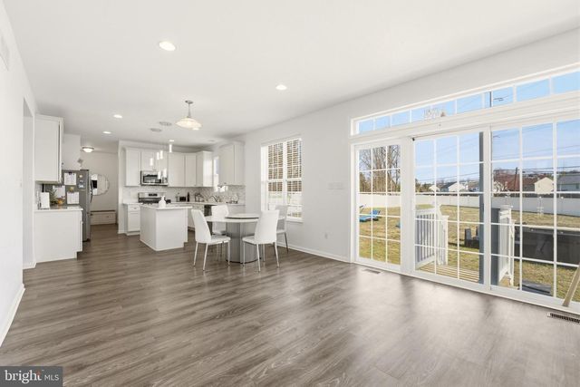 1 CHAMPLAIN ST, Sicklerville, NJ 08081