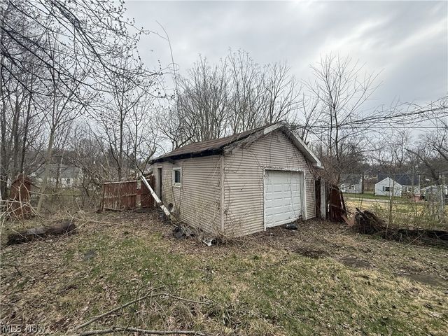 1344 Glenwood Avenue SE, Massillon, OH 44646