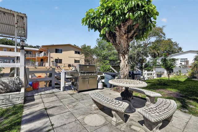 1820 Venice Park Drive 102, North Miami, FL 33181