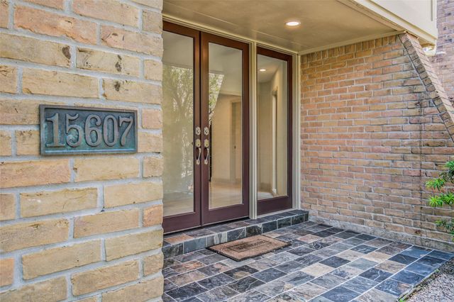 15607 Memorial Drive, Houston, TX 77079