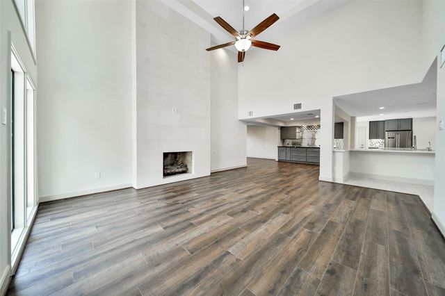 15607 Memorial Drive, Houston, TX 77079