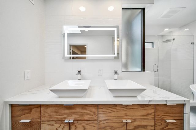 15607 Memorial Drive, Houston, TX 77079