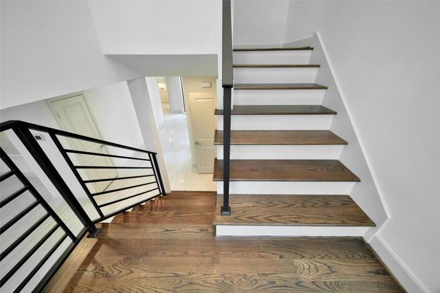 15607 Memorial Drive, Houston, TX 77079