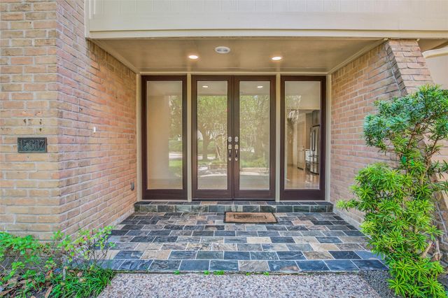 15607 Memorial Drive, Houston, TX 77079