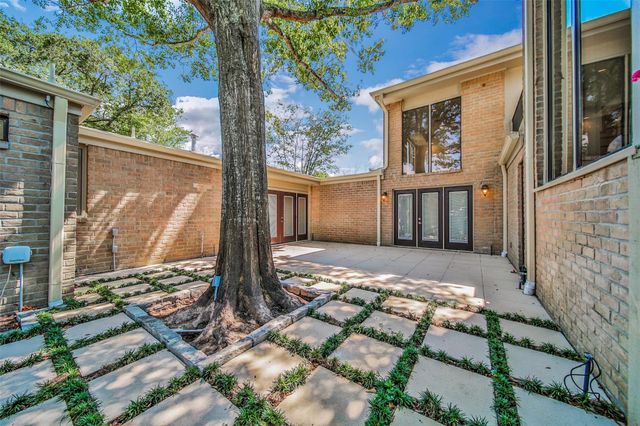15607 Memorial Drive, Houston, TX 77079