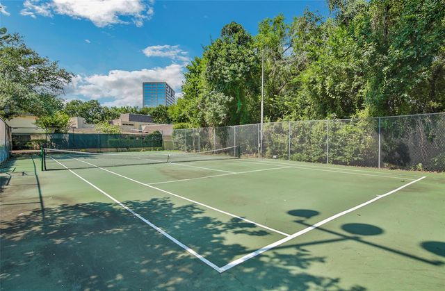 15607 Memorial Drive, Houston, TX 77079