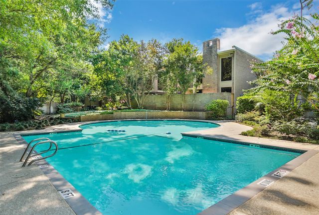 15607 Memorial Drive, Houston, TX 77079