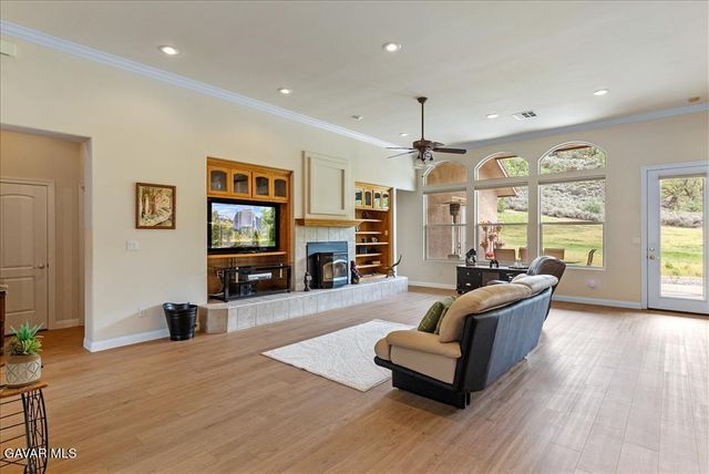 26450 Cumberland Road, Tehachapi, CA 93561