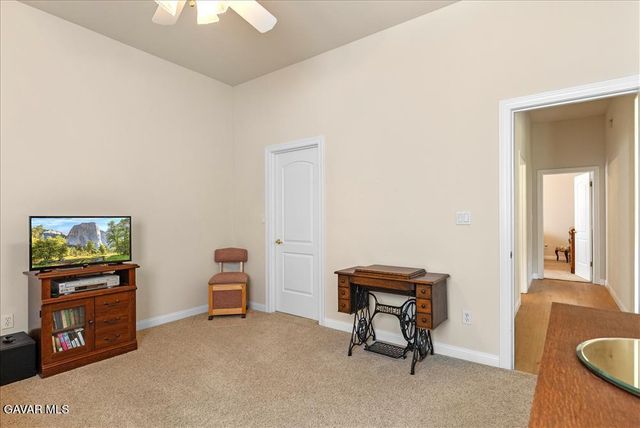 26450 Cumberland Road, Tehachapi, CA 93561