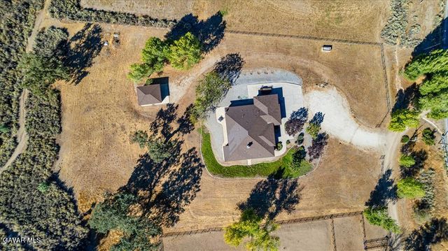 26450 Cumberland Road, Tehachapi, CA 93561