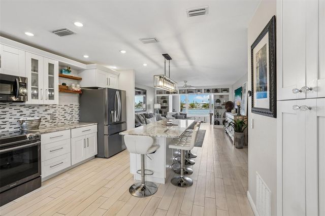 770 ISLAND WAY N204, Clearwater, FL 33767