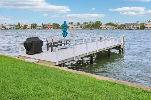 770 ISLAND WAY N204, Clearwater, FL 33767