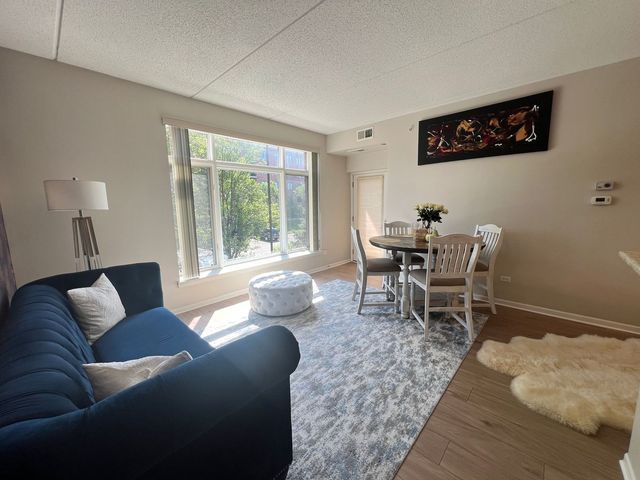 855 E 22nd Street 206, Lombard, IL 60148