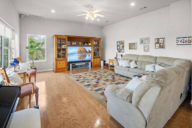 5900 W Fm 2147 106, Horseshoe Bay, TX 78657