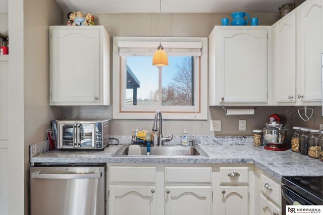 5030 W Sparrow Lane, Lincoln, NE 68528