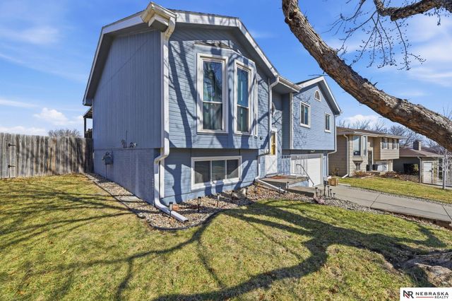 5030 W Sparrow Lane, Lincoln, NE 68528