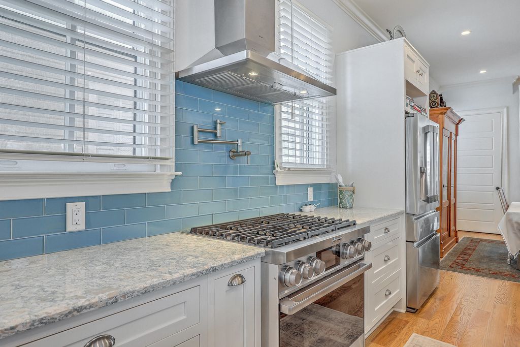 Image 14 of property listing at 26 Charlotte Street, Charleston, SC 29403