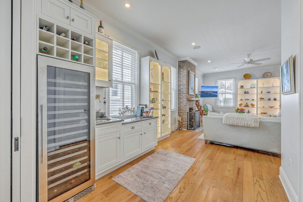 Image 17 of property listing at 26 Charlotte Street, Charleston, SC 29403