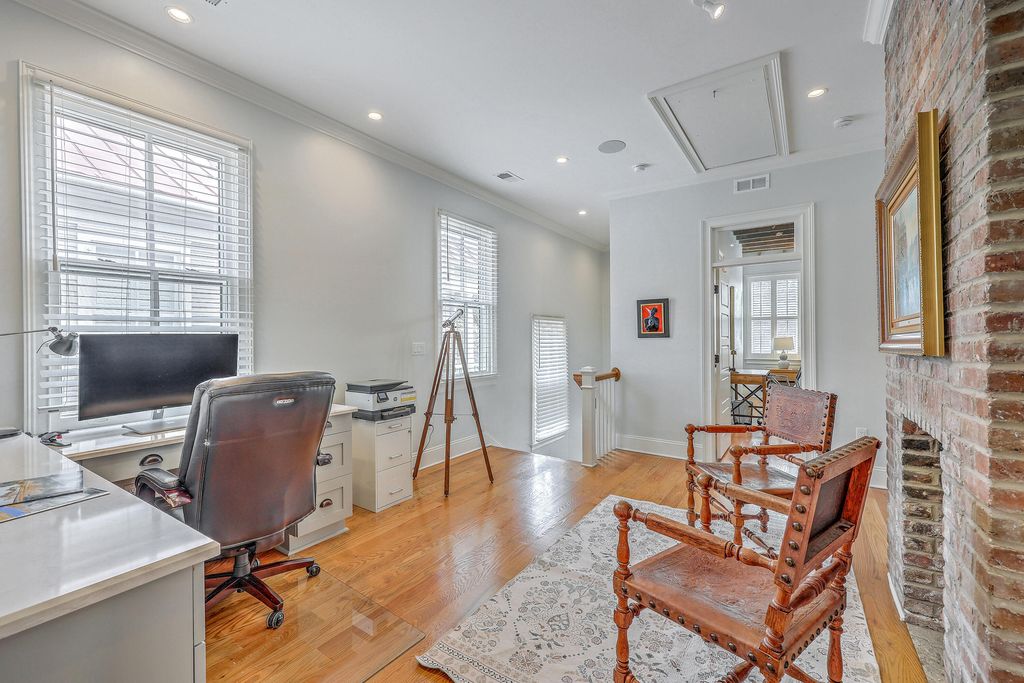 Image 20 of property listing at 26 Charlotte Street, Charleston, SC 29403