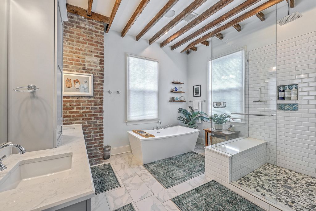 Image 24 of property listing at 26 Charlotte Street, Charleston, SC 29403