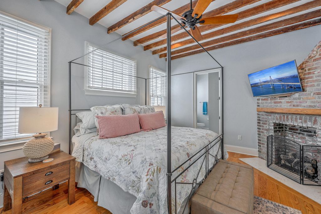 Image 27 of property listing at 26 Charlotte Street, Charleston, SC 29403