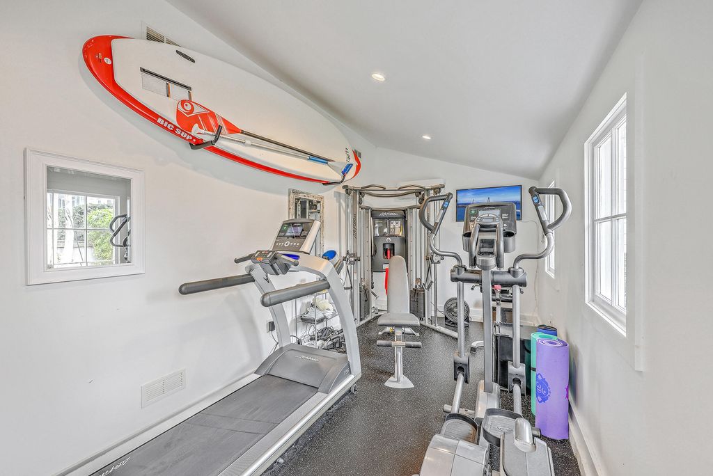 Image 36 of property listing at 26 Charlotte Street, Charleston, SC 29403