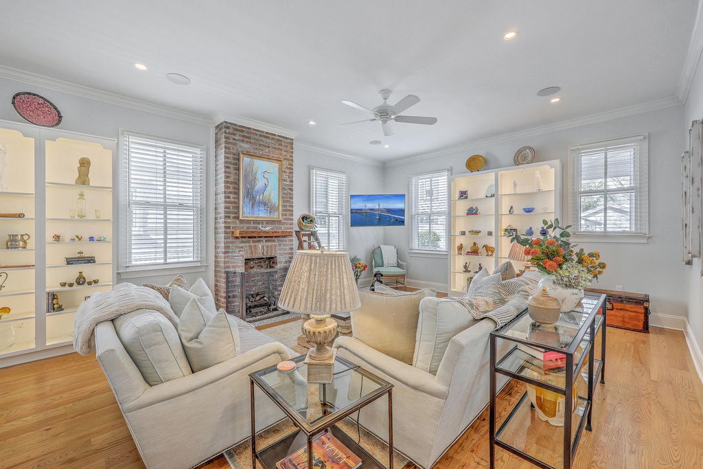 Image 6 of property listing at 26 Charlotte Street, Charleston, SC 29403