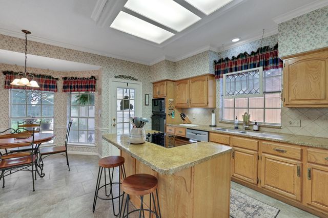 3926 Brook Shadow Drive Drive, Houston, TX 77345