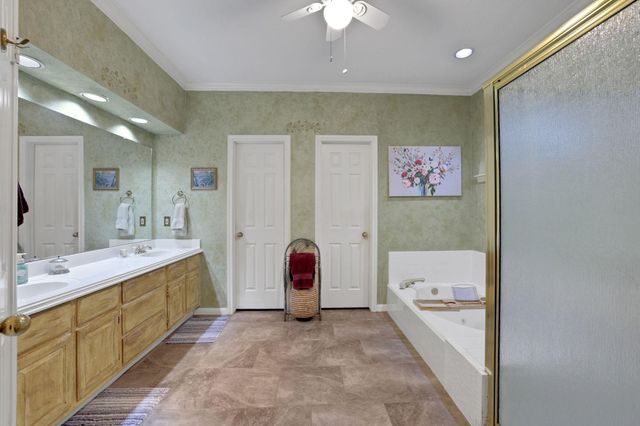 3926 Brook Shadow Drive Drive, Houston, TX 77345
