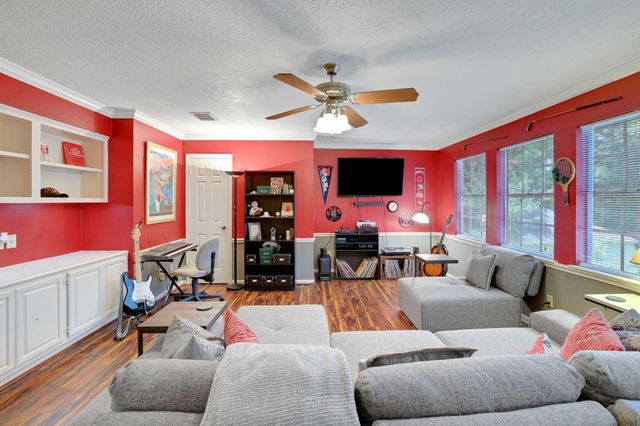 3926 Brook Shadow Drive Drive, Houston, TX 77345