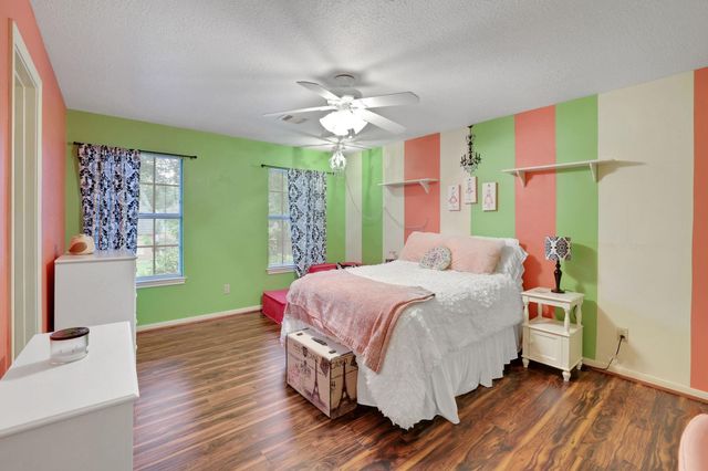 3926 Brook Shadow Drive Drive, Houston, TX 77345