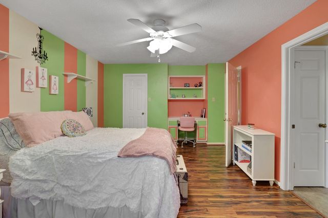 3926 Brook Shadow Drive Drive, Houston, TX 77345