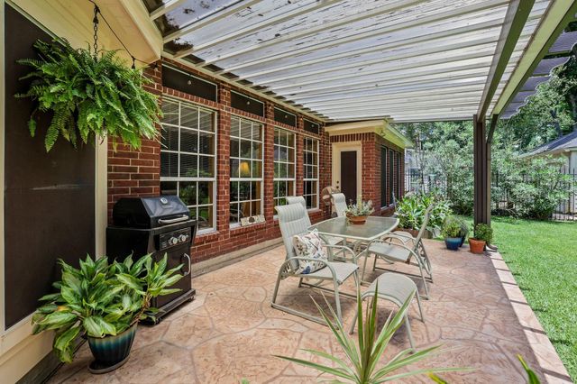 3926 Brook Shadow Drive Drive, Houston, TX 77345