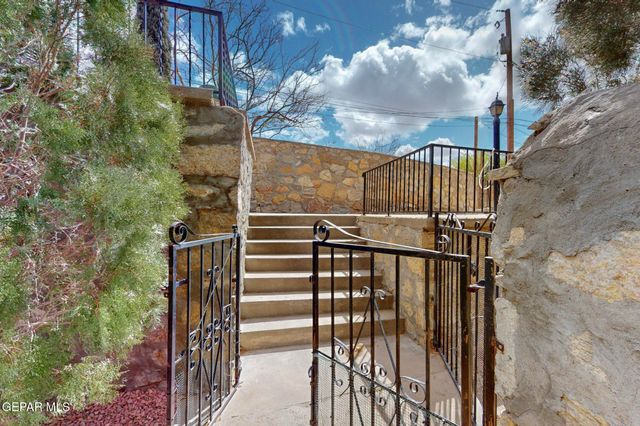 906 TURNEY Drive, El Paso, TX 79902