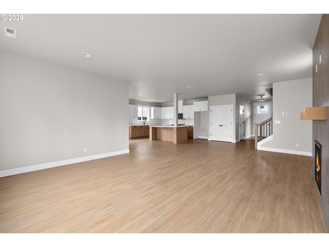 1762 N OAK St, Canby, OR 97013