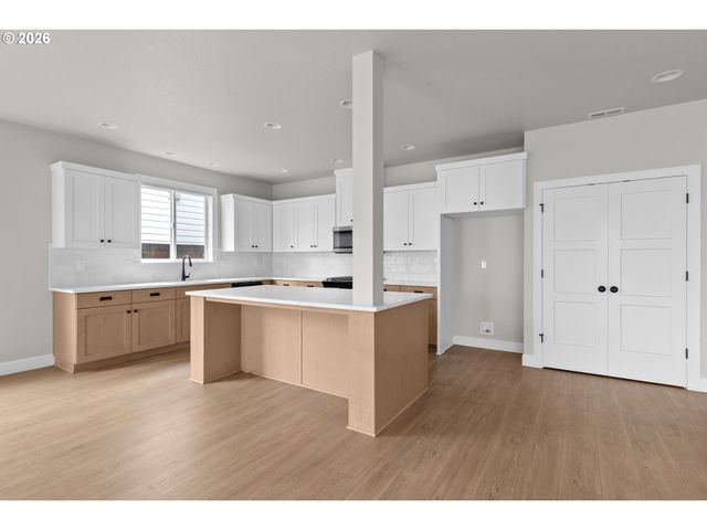 1762 N OAK St, Canby, OR 97013