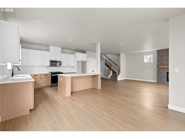 1762 N OAK St, Canby, OR 97013