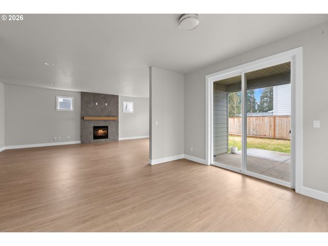 1762 N OAK St, Canby, OR 97013