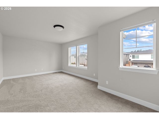 1762 N OAK St, Canby, OR 97013