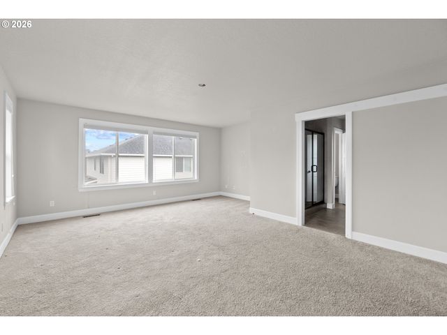 1762 N OAK St, Canby, OR 97013