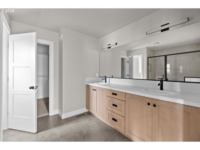 1762 N OAK St, Canby, OR 97013